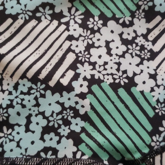 FREE PEOPLE Movement Daisy Check Print Lose Control Legging - Picture 4 of 5